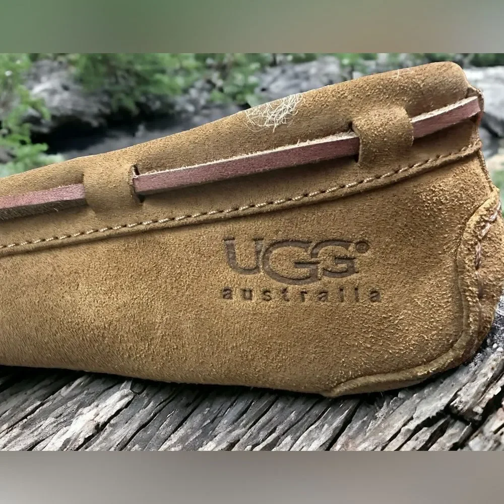 🔥🔥UGG Dakota Moccasin Slipper Water Resistant Slip on Size 6